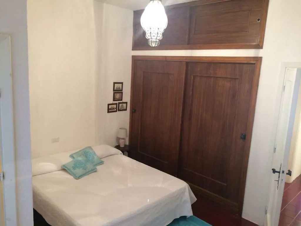 Villa Iride Trinità dʼAgultu 0*,  Itália